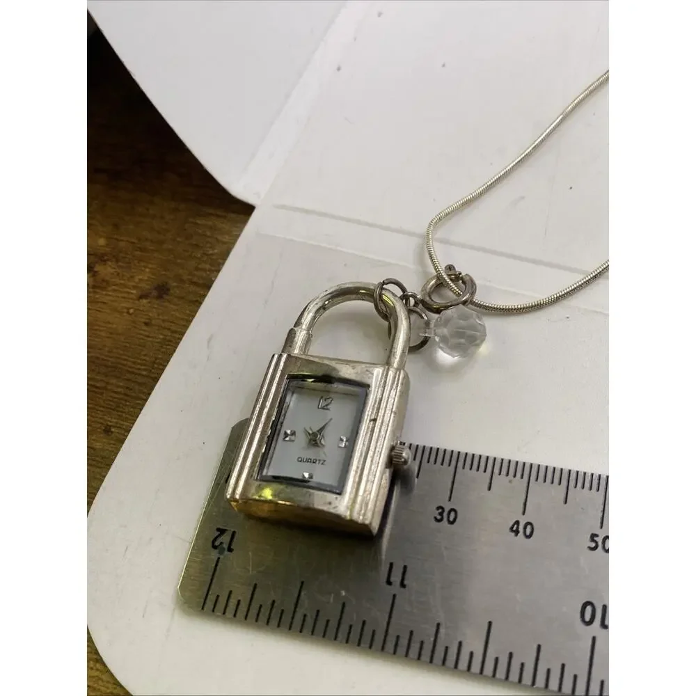 Womens Vintage Lock Necklace Watch New Batteey